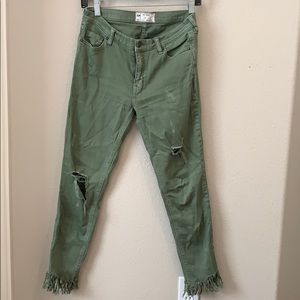 💌SOLD💌 Free People Olive Green Ripped Jeans